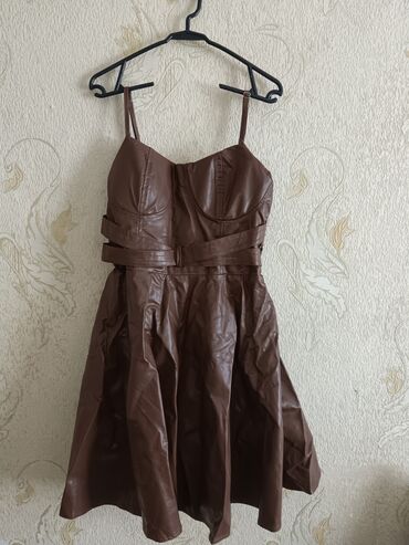 usaq kokteyl geyimlri: Коктейльное платье, Мини, M (EU 38)