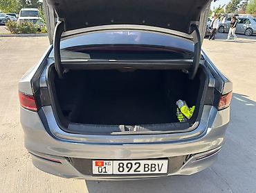 BYD: BYD Qin: 2022 г., Гибрид, Седан — 6