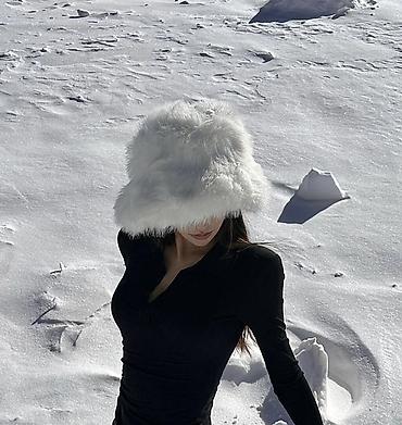 Шляпы: Шляпа, Панама, Зима, Мех at lalafo.kg — 2 Шляпы: Шляпа, Панама, Зима, Мех — 2