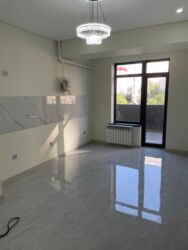 дом новопокровка: Светлая 1-комнатная квартира 62кв.м на 3-м этаже 12 этажном доме,с