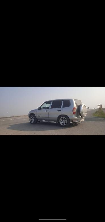 Chevrolet Niva: 1.7 l | 2006 il 200000 km Ofrouder/SUV lalafo.az -da Chevrolet Niva: 1.7 l | 2006 il 200000 km Ofrouder/SUV