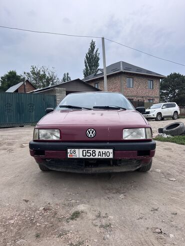 то 18: Volkswagen Passat: 1988 г., 1.8 л, Механика, Бензин, Седан