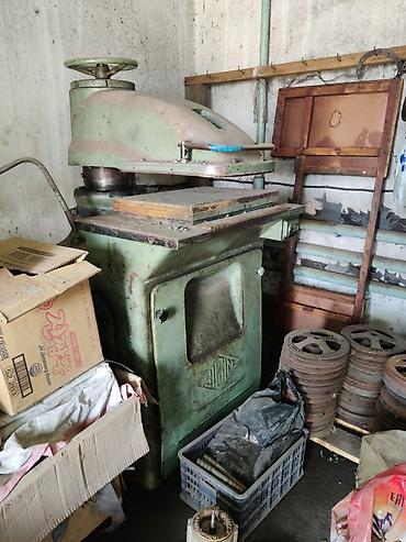 Фрезерные станки: Фрезерный станок без ЧПУ, Горизонтальный, Для металлообработки, Б/у — 5