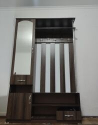 шкаф и книжную полку: Кийим салуучу шкаф, Колдонулган, Жыгач