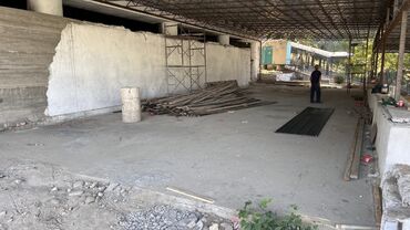 аренда зал волейбол: Сдаётся в аренду просторная крытая площадка под открытым навесом