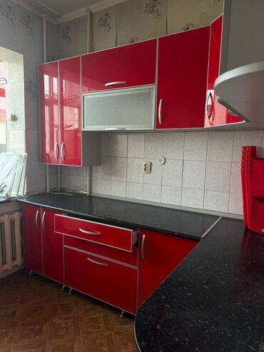 уголок на кухню б у: Кухонный гарнитур, Шкаф, Барная стойка, Буфет, цвет - Красный, Б/у