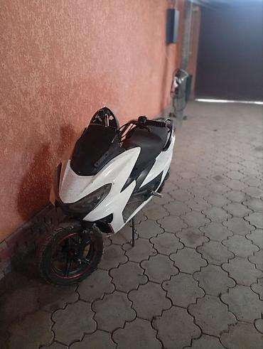 t max: Скутер/мопед 50–150 см³ (визуально — городской китайский скутер в — 2
