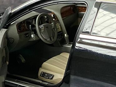 Avtomobil modelləri: Коллекционная модель Bentley Flying Spur W12 Diamond Black 2012 — 25