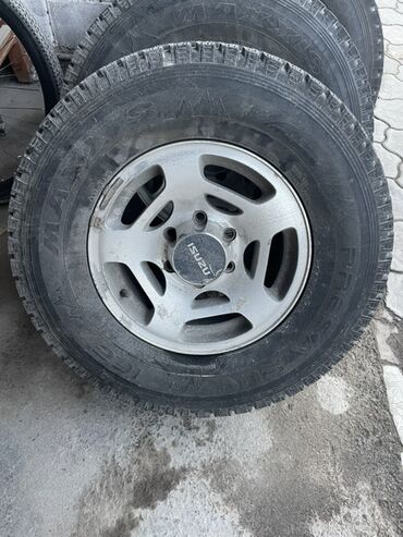 диск на внедорожник: Дөңгөлөктөр монтажда 245 / 70 / R 16, All-season, Комплект, Жол тандабастар (АТ/МТ), Куйма, тешиктери - 6