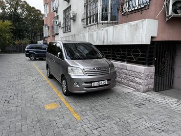 обмен на альфард: Toyota Noah: 2003 г., 2 л, Автомат, Бензин, Минивэн