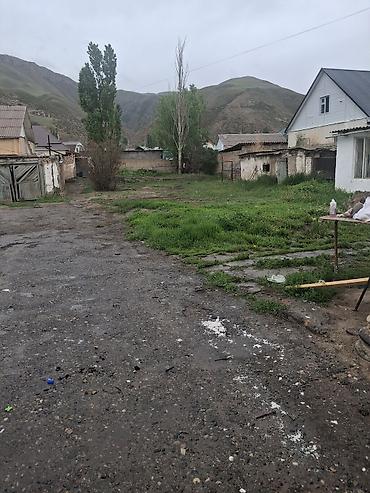Продажа коттеджей и домов: Город Нарын Продаётся жилой дом под бизнес с дворовой территорией и — 2