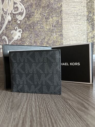 сумки мужские: Продаю мужской кошелек Michael Kors привезенные из США