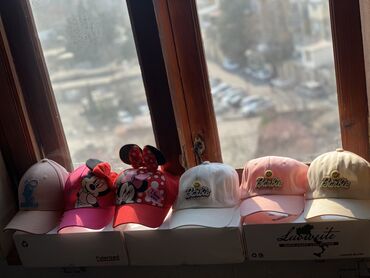 Baş geyimləri: Maya dəyərindən aşağı, yaz yay üçün uşağ papağları satılır. Satışları — 2