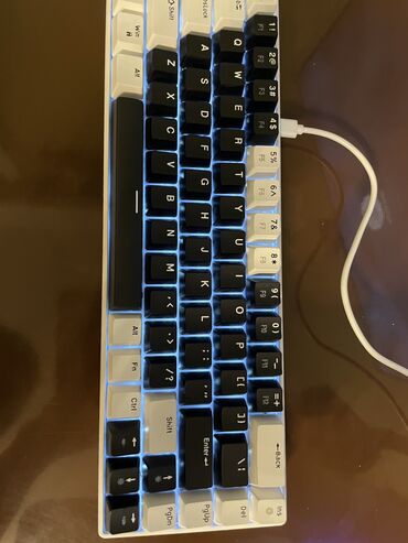 blutuz klaviatura: Keyboard 60% mechanical MageGee MK-Box Portable 60% RGB Mechanical