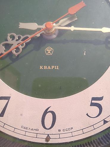 комнатная цветы: Настенные часы «Янтарь», кварцевые, сделано в СССР. Описание: - — 2