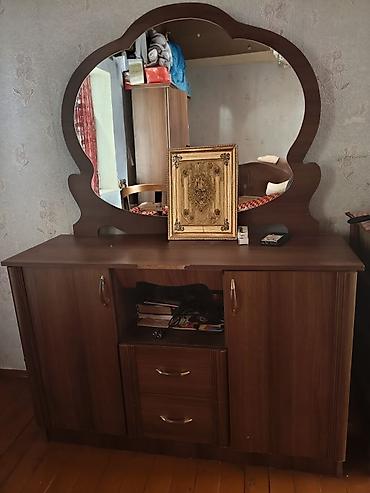 plastik kamod: İşlənmiş, Güzgülü — 1