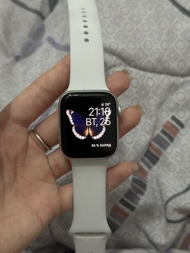 apple watch se 40: Есть шнур для заряда, отлично работают, покупались в январе этого