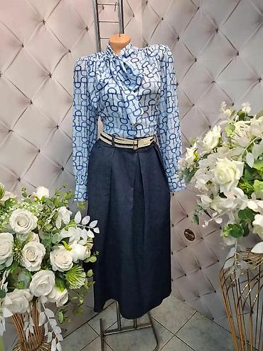 komplet suknja sako: Elegantna ženska kombinacija – bluza i suknja - Bluza: svetloplava sa — 1