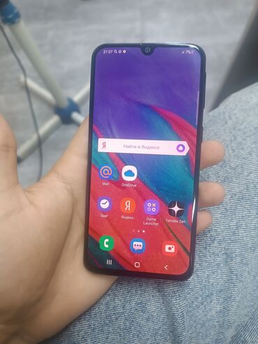 samsuq a40: Samsung Galaxy A40, 64 GB, Sensor
