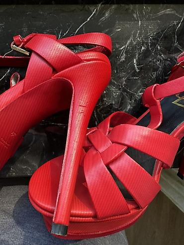 YSL, Ölçü: 39, rəng - Qırmızı, İşlənmiş