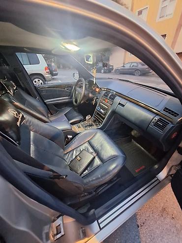 Mercedes-Benz: Mercedes-Benz E-Class: 2.8 l | 1998 il Sedan — 11