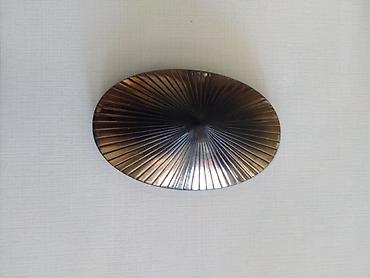 broskalar: Vintage Çexoslovakiya istehsalı olan köhnə broş – oval forma, radiyal — 2