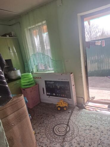 продаю дом баят базар: Сдаю квартиру в частном секторе ком и кухня есть мебель общий душ. в
