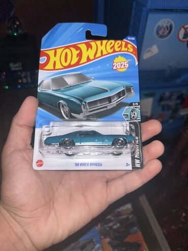 butun markalar: Hot Wheels – ’66 Buick Riviera (2025 buraxılışı) - Seriya: HW
