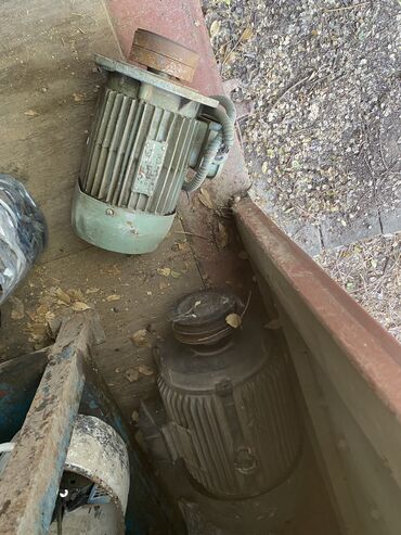 Другое оборудование для производства стройматериалов: Гильотина, разматыватель ( клеть) остаток кровельного металла, все — 35