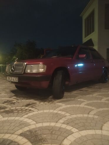 Автозапчасти: Mercedes-Benz sedan (W201 “190” seriyası) - Korpus: 4 qapılı sedan