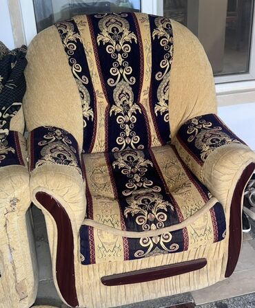 iran peçi işlənmiş: Б/у, Классический диван, 2 кресла, Без подьемного механизма, Нераскладной at lalafo.az iran peçi işlənmiş: Б/у, Классический диван, 2 кресла, Без подьемного механизма, Нераскладной