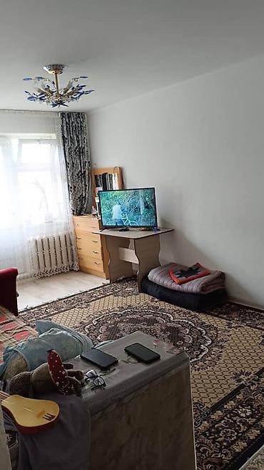 7 микрорайон квартиры: 2 комнаты, 45 м², 7 мкр 104 серия, 4 этаж, Старый ремонт — 1