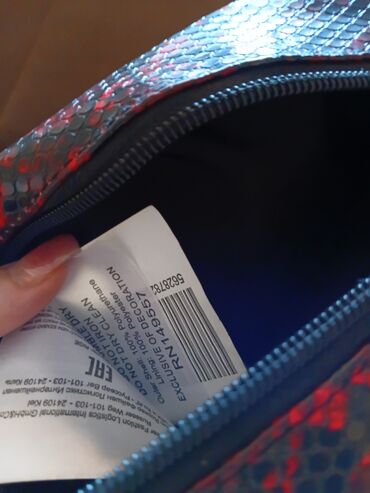 Nega kože: Set za negu lica + neseser Sadržaj: - Velnea Face Care Coenzyme Q10 — 7