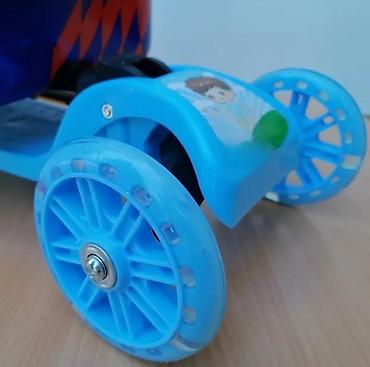 Trotineti, skejtbordovi i hoverbordovi: Dečiji trotinet sa koferom – Dizni Cars motiv - 2-u-1 dizajn — 17