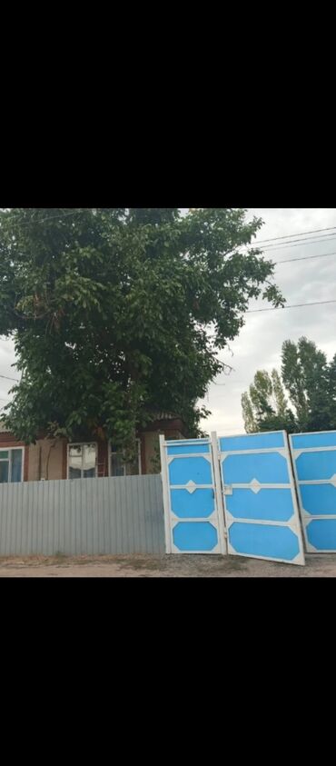 Долгосрочная аренда домов: 65 м², 3 комнаты, Парковка, Сарай, Забор, огорожен