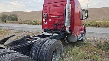Volvo: Volvo : 2001 г. — 2