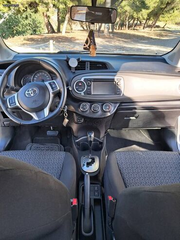 Toyota: Toyota Yaris: 1.3 l. | 2014 έ. Χάτσμπακ — 11