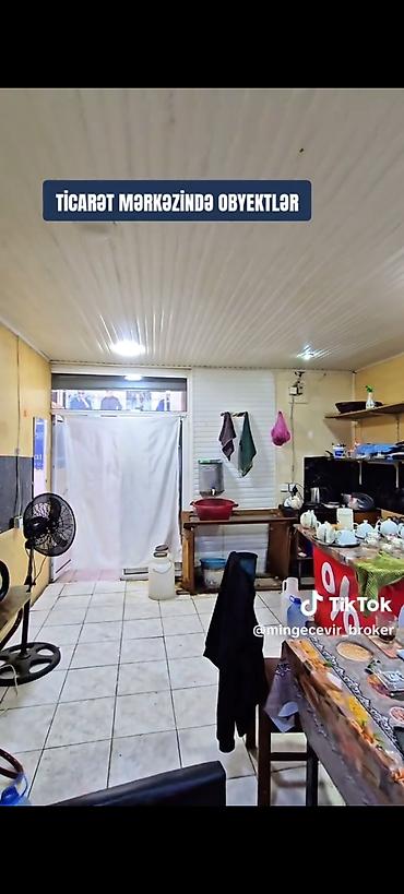 seyyar ev satilir: Ticarət mərkəzində yerləşən fəaliyyətə hazır obyekt. - Giriş: Şüşə — 4