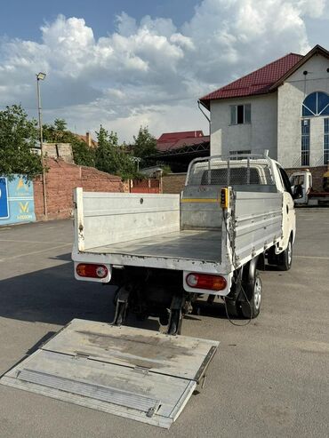 задние стопы на фуру: Жеңил жүк ташуучу унаа, Hyundai, Стандарт, 1,5 т, Колдонулган
