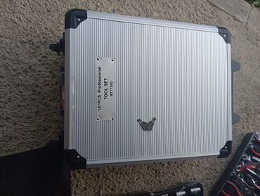 Avtoservis avadanlıqları: İki dirəkli avtomobil qaldıranı (Double Post Lift) Model: UE-2P4T — 12