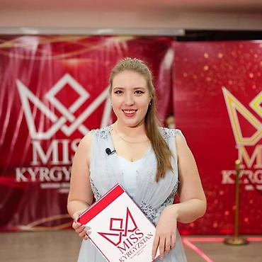 флористка: Ведущая (ведущий, тамада) Воплощаю мечты в жизнь)), а мечта всех — 8