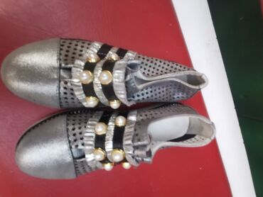 geox сандали кожа: Продаются детские туфли кожанные мокасины. Очень нарядные с жемчугом