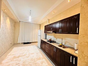 Uzunmüddətli kirayə mənzillər: İcarəyə verilir 3 otaqlı yeni tikili 137 m², İnşaatçılar m. Qələbə — 4