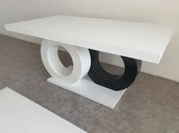 sto za sminkanje polovno: Trpezarijski sto „Krugovi” 🍽️ U ponudi je trpezarijski sto model