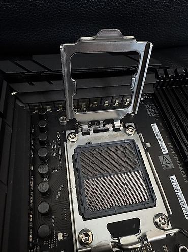 Материнские платы: Материнская плата — 7