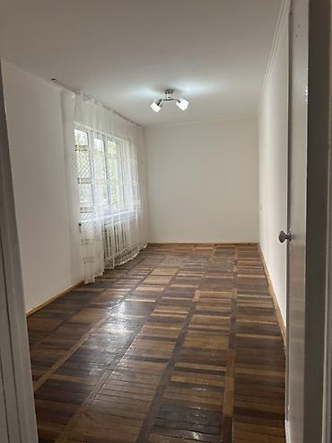 микрорайон квартира: 3 комнаты, 58 м², 10 мкр 104 серия, 2 этаж, Косметический ремонт — 5