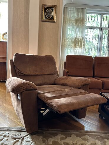 Divanlar: Divan, İşlənmiş, Açılan, Nabuk, Çatdırılma yoxdur