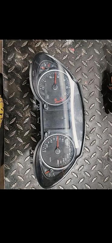 kamere za traktor: AUDI Q5 DELOVI KM SAT CAJTER 2.0 TFSI BENZIN 8R0920932A | Audi — 1