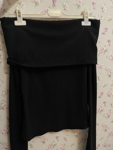 черное платье с открытыми плечами: Рубашка