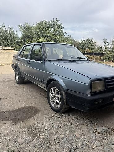 Volkswagen Jetta: 1987 г., 1.8 л, Механика, Бензин, Седан